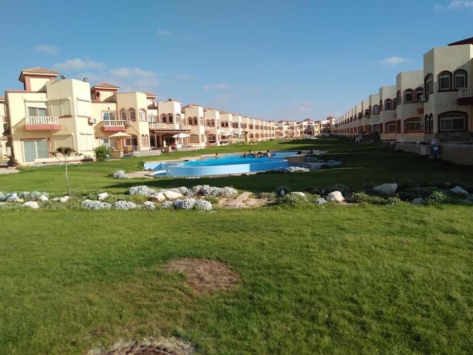 Brand New Renovated Cheerful 3-Bedroom Villa With 6 Pools Family Only- Perla Marina Kilo 85 El Alamein Exteriér fotografie